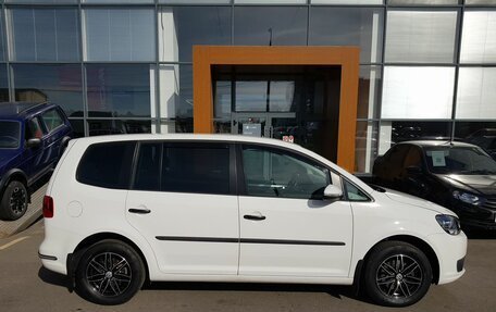 Volkswagen Touran III, 2011 год, 940 000 рублей, 4 фотография