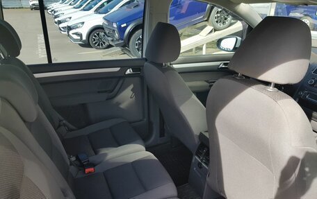 Volkswagen Touran III, 2011 год, 940 000 рублей, 10 фотография