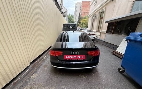 Audi A8, 2011 год, 999 320 рублей, 2 фотография