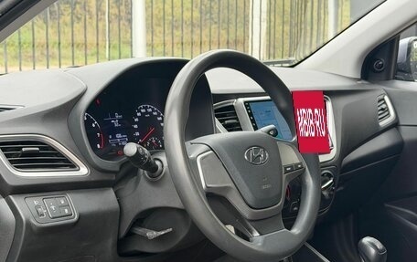 Hyundai Solaris II рестайлинг, 2017 год, 939 000 рублей, 8 фотография
