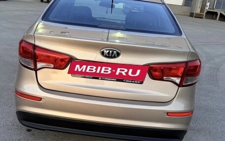 KIA Rio III рестайлинг, 2015 год, 890 000 рублей, 10 фотография