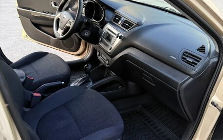 KIA Rio III рестайлинг, 2015 год, 890 000 рублей, 19 фотография