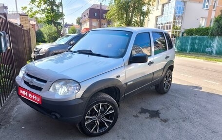 Chevrolet Niva I рестайлинг, 2013 год, 550 000 рублей, 2 фотография