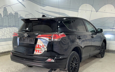 Toyota RAV4, 2017 год, 2 300 000 рублей, 5 фотография