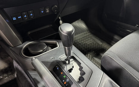 Toyota RAV4, 2017 год, 2 300 000 рублей, 21 фотография