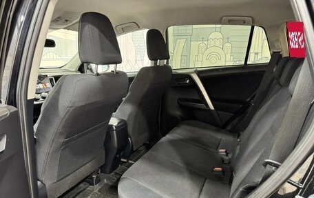 Toyota RAV4, 2017 год, 2 300 000 рублей, 12 фотография
