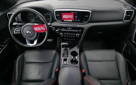 KIA Sportage IV рестайлинг, 2018 год, 2 390 000 рублей, 9 фотография