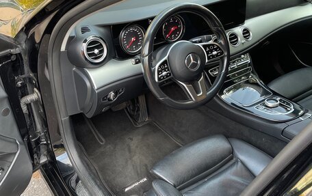 Mercedes-Benz E-Класс, 2019 год, 2 650 000 рублей, 8 фотография