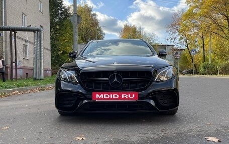Mercedes-Benz E-Класс, 2019 год, 2 650 000 рублей, 2 фотография