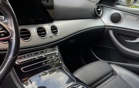 Mercedes-Benz E-Класс, 2019 год, 2 650 000 рублей, 16 фотография