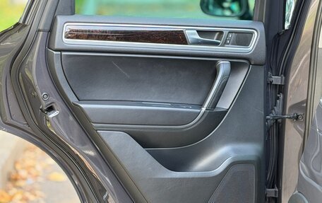 Volkswagen Touareg III, 2011 год, 2 195 000 рублей, 10 фотография