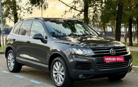 Volkswagen Touareg III, 2011 год, 2 195 000 рублей, 3 фотография