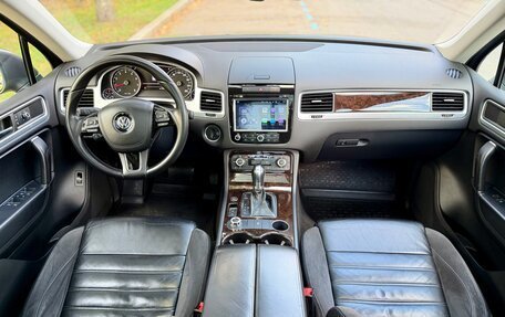 Volkswagen Touareg III, 2011 год, 2 195 000 рублей, 17 фотография