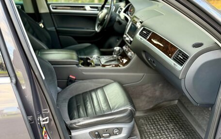 Volkswagen Touareg III, 2011 год, 2 195 000 рублей, 15 фотография