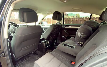 Volkswagen Passat B8 рестайлинг, 2018 год, 1 600 000 рублей, 7 фотография