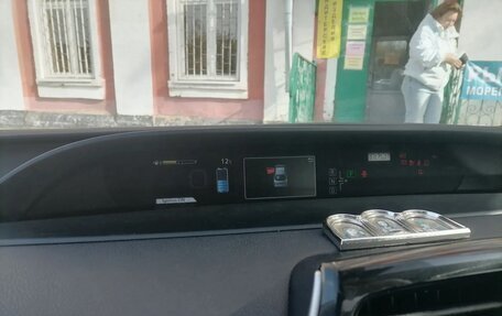 Toyota Prius IV XW50, 2016 год, 1 500 000 рублей, 8 фотография