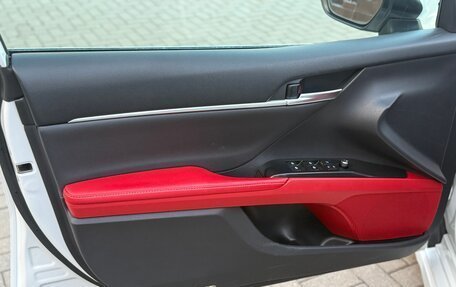 Toyota Camry, 2019 год, 3 100 000 рублей, 27 фотография