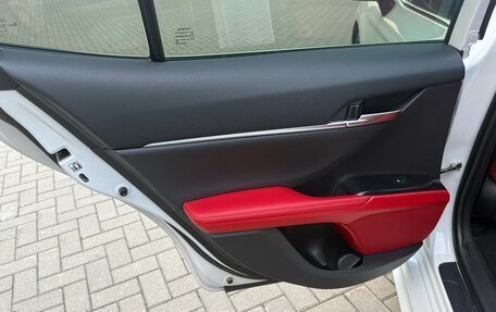 Toyota Camry, 2019 год, 3 100 000 рублей, 26 фотография