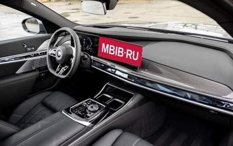 BMW 7 серия, 2025 год, 13 250 000 рублей, 15 фотография