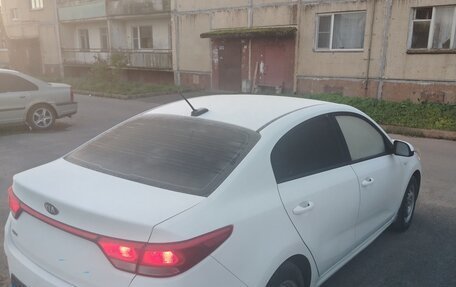 KIA Rio IV, 2018 год, 825 000 рублей, 1 фотография
