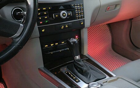 Mercedes-Benz E-Класс, 2010 год, 1 500 000 рублей, 24 фотография