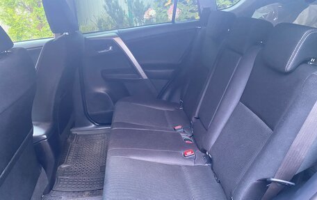 Toyota RAV4, 2015 год, 2 300 000 рублей, 6 фотография