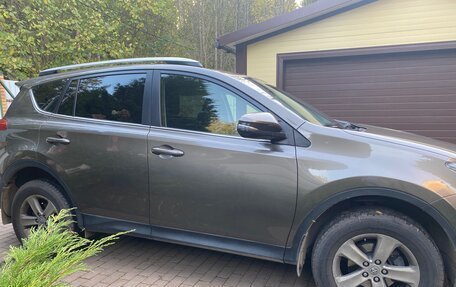 Toyota RAV4, 2015 год, 2 300 000 рублей, 11 фотография