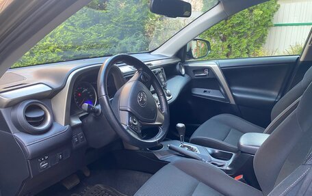 Toyota RAV4, 2015 год, 2 300 000 рублей, 8 фотография