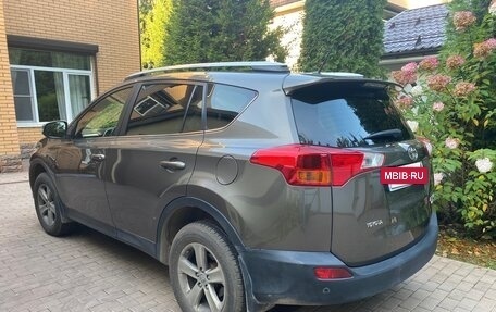 Toyota RAV4, 2015 год, 2 300 000 рублей, 2 фотография