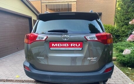 Toyota RAV4, 2015 год, 2 300 000 рублей, 4 фотография