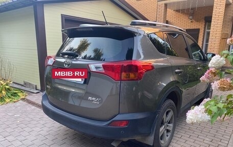 Toyota RAV4, 2015 год, 2 300 000 рублей, 3 фотография