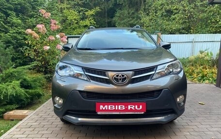 Toyota RAV4, 2015 год, 2 300 000 рублей, 12 фотография