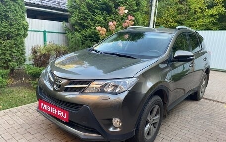 Toyota RAV4, 2015 год, 2 300 000 рублей, 13 фотография