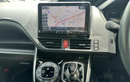 Toyota Voxy III, 2018 год, 1 688 008 рублей, 30 фотография