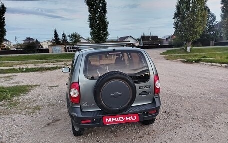 Chevrolet Niva I рестайлинг, 2011 год, 530 000 рублей, 2 фотография
