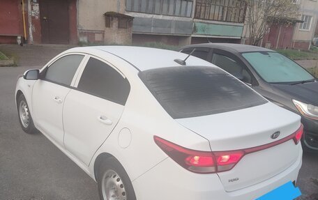 KIA Rio IV, 2018 год, 825 000 рублей, 2 фотография