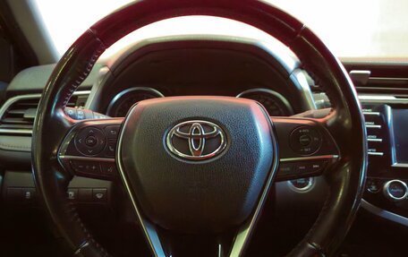 Toyota Camry, 2019 год, 2 070 000 рублей, 10 фотография