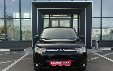 Mitsubishi Outlander III рестайлинг 3, 2013 год, 1 349 000 рублей, 2 фотография