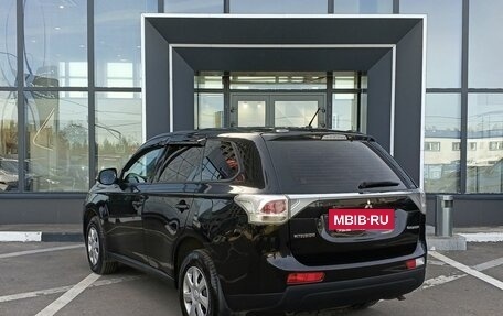 Mitsubishi Outlander III рестайлинг 3, 2013 год, 1 349 000 рублей, 7 фотография