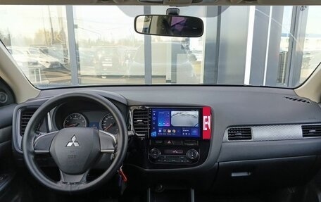 Mitsubishi Outlander III рестайлинг 3, 2013 год, 1 349 000 рублей, 11 фотография