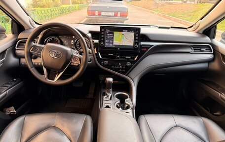 Toyota Camry, 2021 год, 2 950 000 рублей, 4 фотография