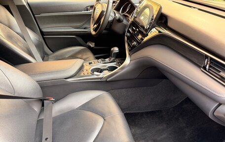 Toyota Camry, 2021 год, 2 950 000 рублей, 8 фотография
