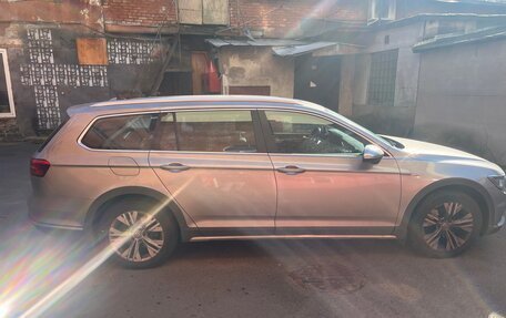 Volkswagen Passat B8 рестайлинг, 2017 год, 1 890 000 рублей, 6 фотография