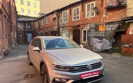 Volkswagen Passat B8 рестайлинг, 2017 год, 1 890 000 рублей, 2 фотография