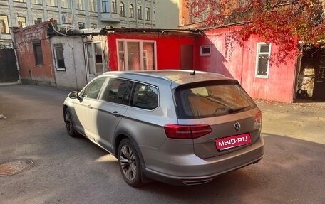 Volkswagen Passat B8 рестайлинг, 2017 год, 1 890 000 рублей, 4 фотография
