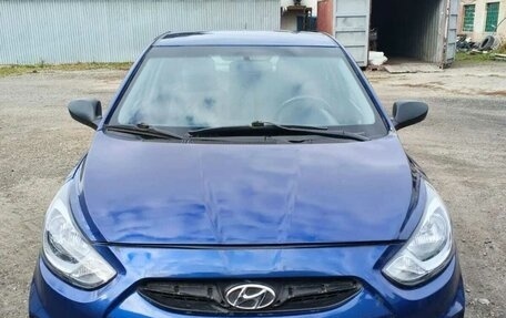 Hyundai Solaris II рестайлинг, 2012 год, 600 000 рублей, 1 фотография