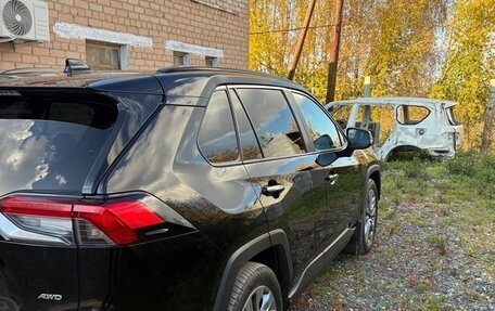 Toyota RAV4, 2019 год, 3 550 000 рублей, 4 фотография
