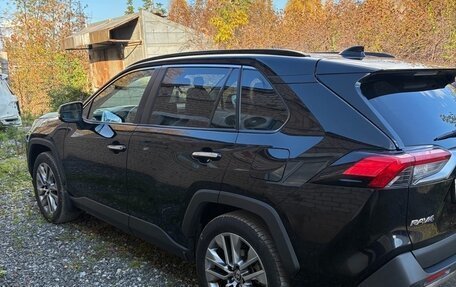 Toyota RAV4, 2019 год, 3 550 000 рублей, 5 фотография