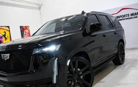 Cadillac Escalade V, 2023 год, 13 390 000 рублей, 4 фотография