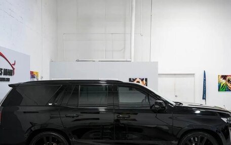 Cadillac Escalade V, 2023 год, 13 390 000 рублей, 12 фотография